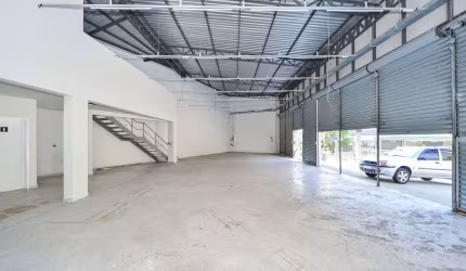 Galpão à venda com 274m² em Vila Gilda - Santo André - SP