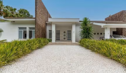 Casa à venda no Condominio Marina no Balneario Praia do Perequê em Guarujá - SP.