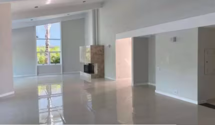 Casa térrea alto padrão à venda no Condomínio Lago Azul em Araçoiaba da Serra - SP.