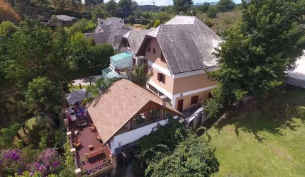 Casa de alto padrão à venda em Campos do Jordão - São Paulo.