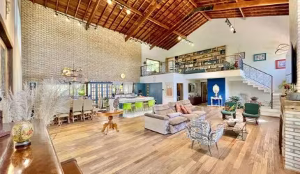 Casa sobrado de alto padrão à venda no Condomínio Palos Verdes na Granja Viana em Carapicuíba - SP