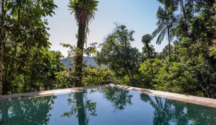 Casa à venda no Condomínio Sitio Sao Pedro em Guarujá - SP.