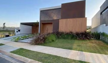 Casa de Alto Padrão à venda no Condomínio Villa dos Pinheiros em Indaiatuba-SP