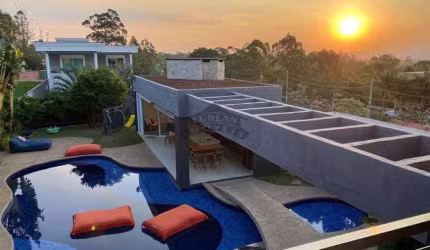 Casa de alto padrão à venda no Condomínio Vintage em Cotia - SP.