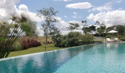 Terreno à venda no Condomínio Quinta da Baroneza em Bragança Paulista - SP.