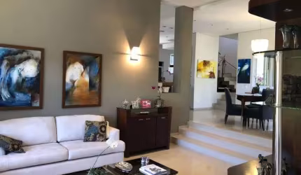 Casa de condomínio à venda em Campinas - SP.