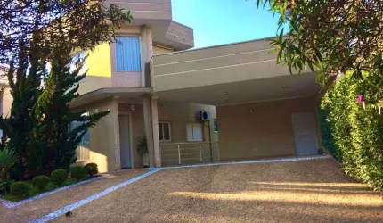 Casa de condomínio à venda em Valinhos - SP.