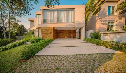 Casa alto padrão de aluguel no Residencial Itahyê em Santana do Parnaíba - SP