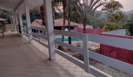 Casa à venda no Condomínio Portal das Acácias em Santana de Parnaíba - SP.