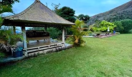 Sitio alto padrão à venda no Vale das Videiras em Petrópolis - RJ