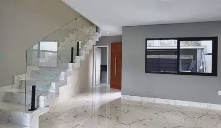 Casa com sobrado alto padrão à venda no bairro Portal dos Ipês Portais em Cajamar - SP