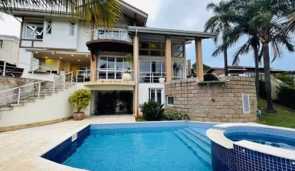Casa mobiliada de alto padrão para venda no Condomínio Flamboyant em Atibaia - SP.