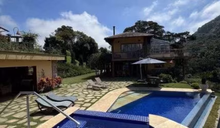 Casa sobrado à venda no Condomínio Parque Santa Júlia em Itaipava em Petrópolis - RJ