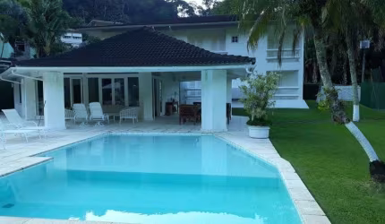Casa sobrado de alto padrão à venda no Condomínio PortoGalo em Angra dos Reis - RJ.