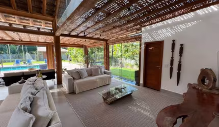 Casa de alto padrão à venda no Condomínio Altos de Trancoso em Trancoso, Bahia.