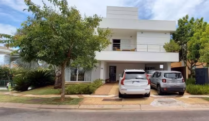 Casa de esquina à venda no Condomínio Sainte Helene em Campinas - SP.