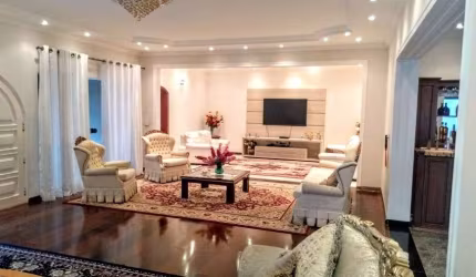Casa para aluguel e venda possui 700 metros quadrados com 4 quartos