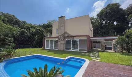 Casa Sobrado para Aluguel e Venda na Pousada dos Bandeirantes em Carapicuíbe - SP