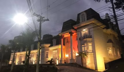Casa alto luxo mobiliada à venda e locação no Condomínio Tamboré 3 em Santana de Parnaíba - SP.