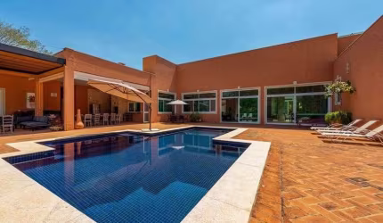 Luxuosa Casa em Condomínio Terras de São José em Itu - São Paulo.