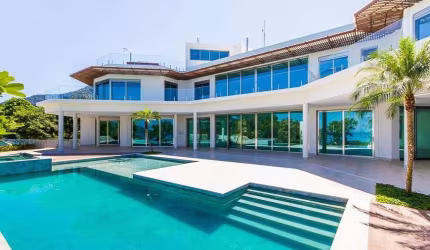 Casa alto Luxo á venda em Península de Santa Rita em Ubatuba - São Paulo.