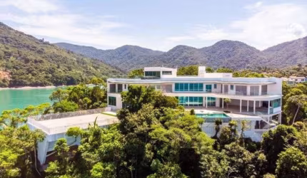 Casa para venda e locação na Península de Santa Rita em Ubatuba - SP.