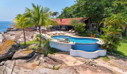 Casa para venda com 68000 metros quadrados com 7 quartos