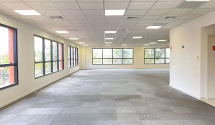 Escritório comercial à venda no Condomínio Parque Empresarial no Parque dos Resedás em Campinas - SP