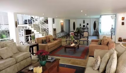 Casa Sobrado alto padrão à venda no Condomínio Chácara São João em Carapicuíba - SP