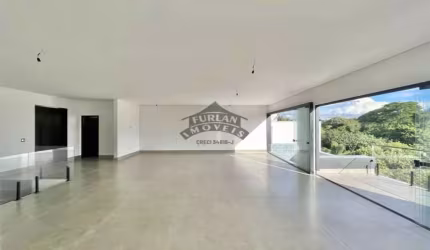 Casa Sobrado alto padrão à venda no Condomínio Golf Village em Carapicuíba - SP