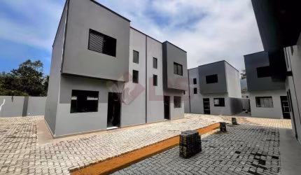 Casa à venda 2 Quartos, 1 Vaga, 75M², Capricórnio II, Caraguatatuba - SP