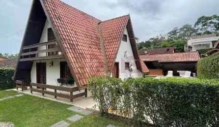 Oásis de Luxo e Tranquilidade no Park Imperial - Casa à Venda em Condomínio Europeu de Alto Padrão