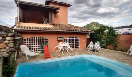 Casa à venda 5 Quartos, 1 Suite, 4 Vagas, 360M², Martim de Sá, Caraguatatuba - SP