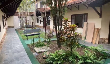 Casa Mobiliada para Locação em Condomínio na Martim de Sá!