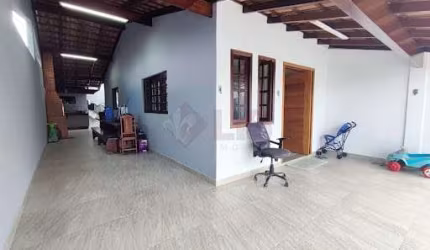 Casa à venda 3 Quartos, 2 Suites, 6 Vagas, 161M², Getuba, Caraguatatuba - SP