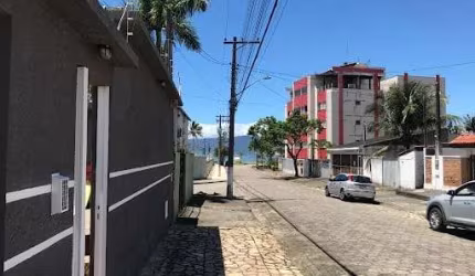 Casa à venda 3 Quartos, 3 Suites, 4 Vagas, Martim de Sá, Caraguatatuba - SP
