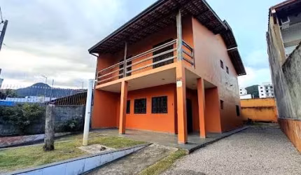 Casa à venda 4 Quartos, 5 Vagas, 250M², Martim de Sá, Caraguatatuba - SP