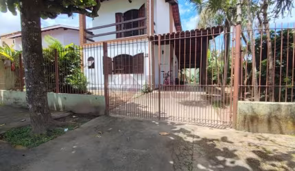 Casa à venda 2 Quartos, 2 Suites, 4 Vagas, Martim de Sá, Caraguatatuba - SP