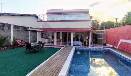 Casa à venda 3 Quartos, 1 Suite, 4 Vagas, 360M², Jardim Britânia, Caraguatatuba - SP