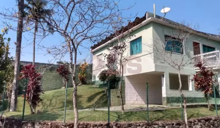 Casa à Venda com Vista Panorâmica do Mar e da Serra!