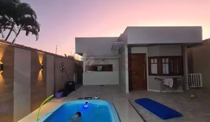 Oportunidade Imperdível: Casa Térrea à Venda em Porto Novo - Lado Praia!