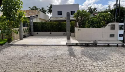 Casa em Condominio Fechado a 10 min da praia