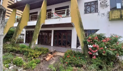 Casa no Bairro Garcia/Jardins,
