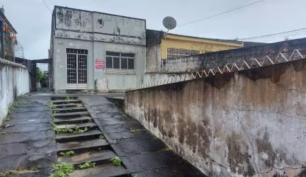 Oportunidade Imperdível: Casa à Venda na Avenida Rio de Janeiro