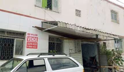Casa de esquina à venda no Santo Antônio