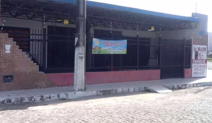 Prédio Comercial com 2 pavimentos medindo 341m² no Bairro Luzia
