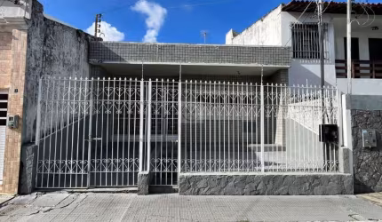 Casa Comercial à venda, 4 quartos, 1 suíte, 2 vagas, Centro - Aracaju/SE
