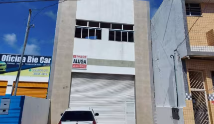 Galpão de 210m² com Mezanino na Av.Augusto Franco