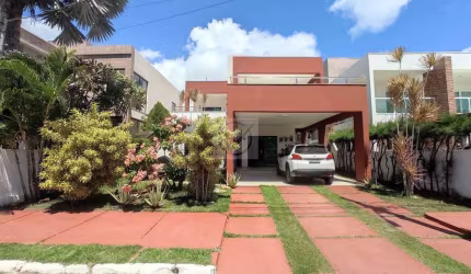 Casa duplex com 4/4, sendo 3 suítes, em condomínio Costa Marina, no bairro Aruana.