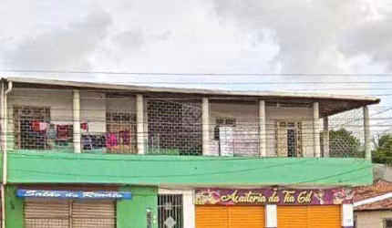 Imóvel bem localizado e com muita visibilidade na avenida Frei Augusto de Santana, do bairro Cidade Nova. Ideal para fazer um supermercado,prédio res